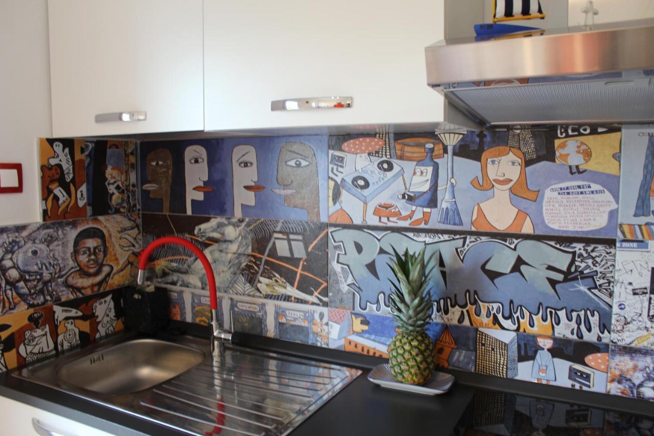 Blue Art Apartment سفيتي يوراي المظهر الخارجي الصورة