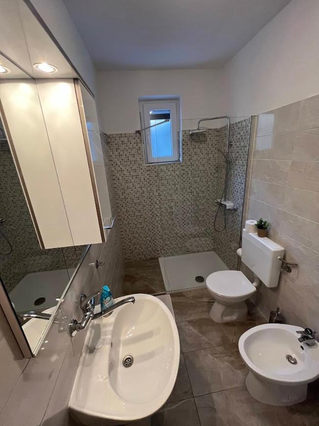 Blue Art Apartment سفيتي يوراي المظهر الخارجي الصورة