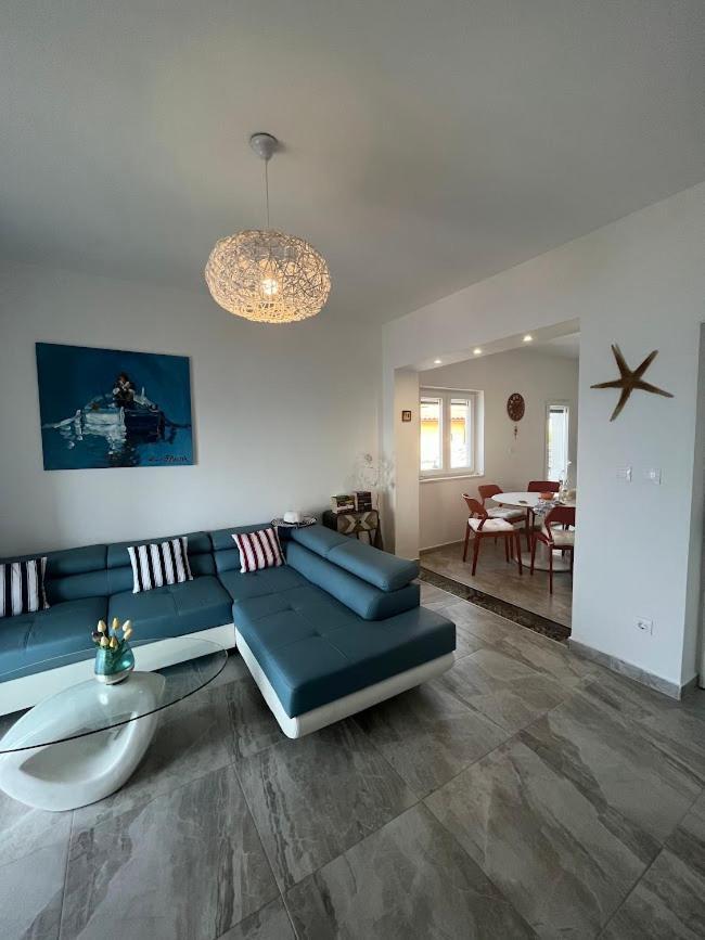 Blue Art Apartment سفيتي يوراي المظهر الخارجي الصورة