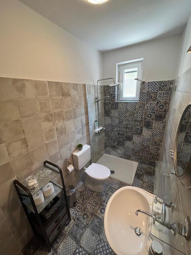 Blue Art Apartment سفيتي يوراي المظهر الخارجي الصورة